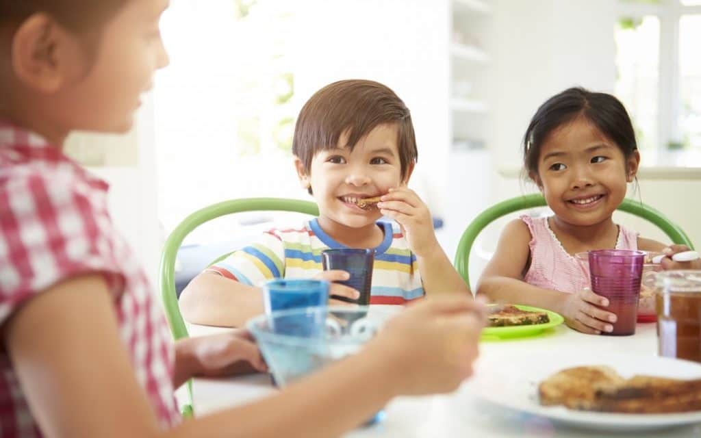 Kahvaltı Yapan Çocuklar Okulda Daha Başarılı